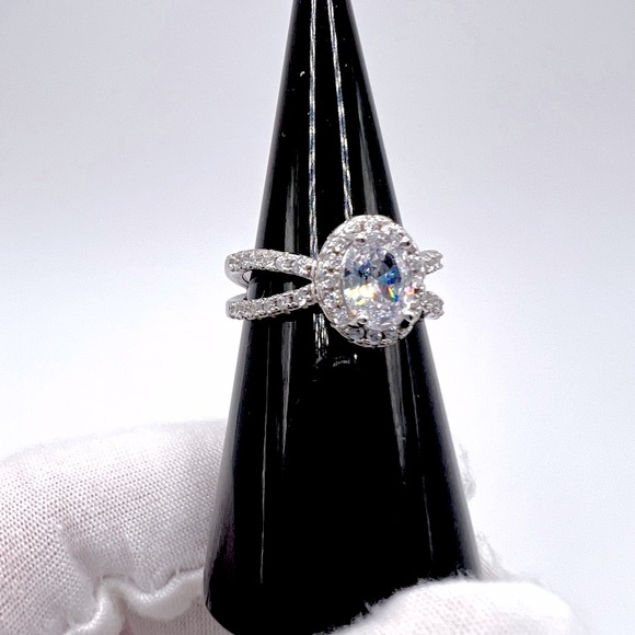 Jewelry - Sale $18 Firm! 925 Sterling Silver Cz Ring